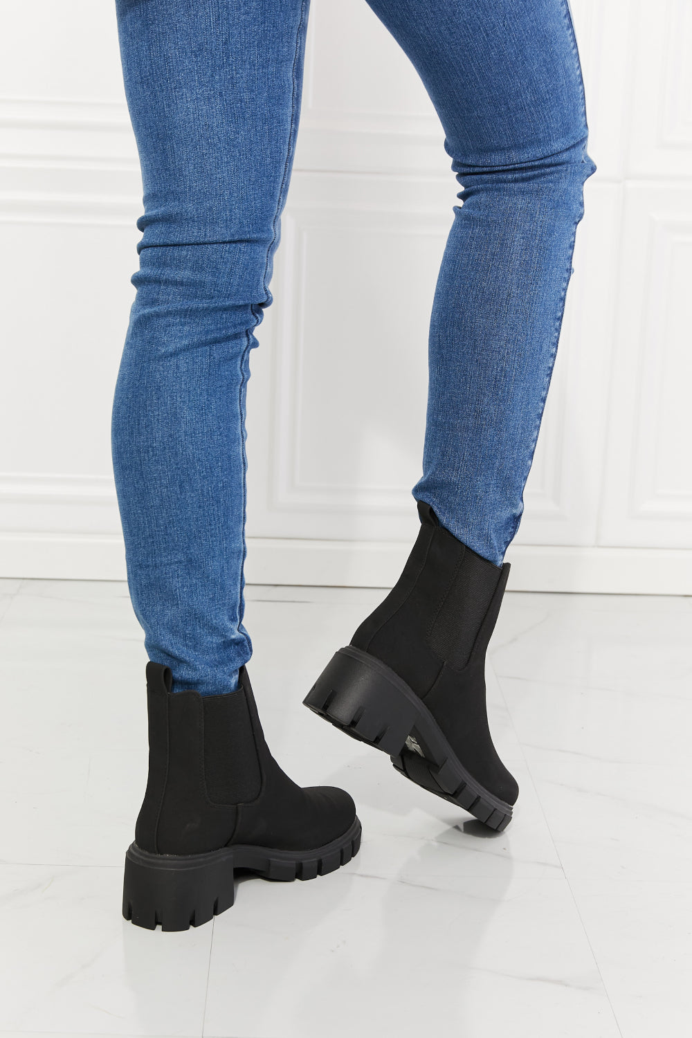 Chic Chic  Lug Sole Chelsea Boots in Black