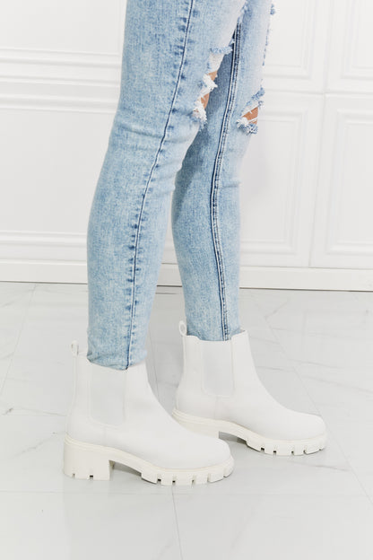 Chic Chic Lug Sole Chelsea Boots in White